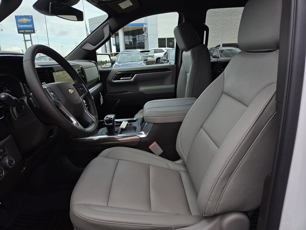 New 2026 Chevrolet Silverado 1500 LT w/ Leather Package AWD/4WD image 18