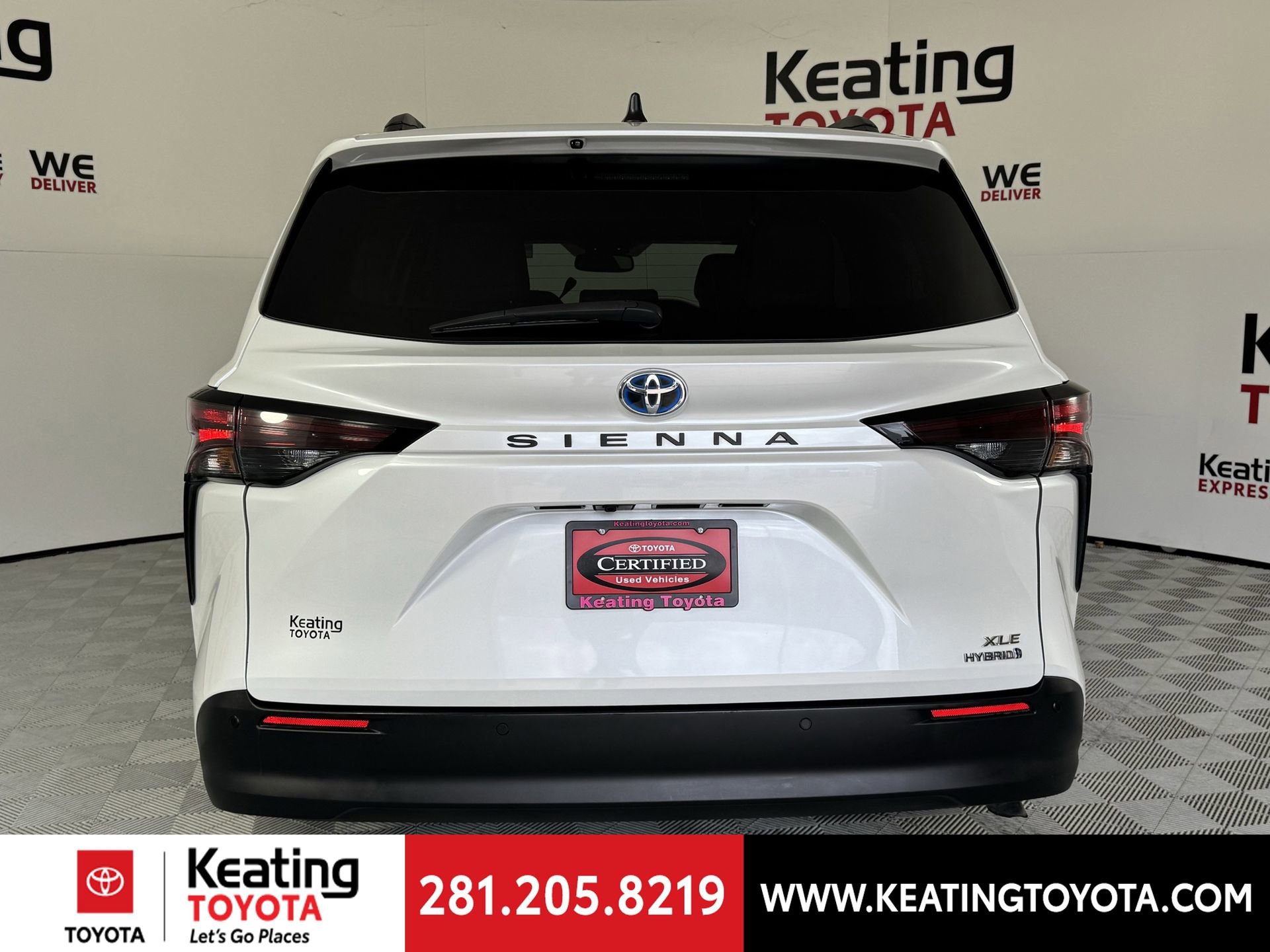 Certified 2024 Toyota Sienna XLE FWD image 7