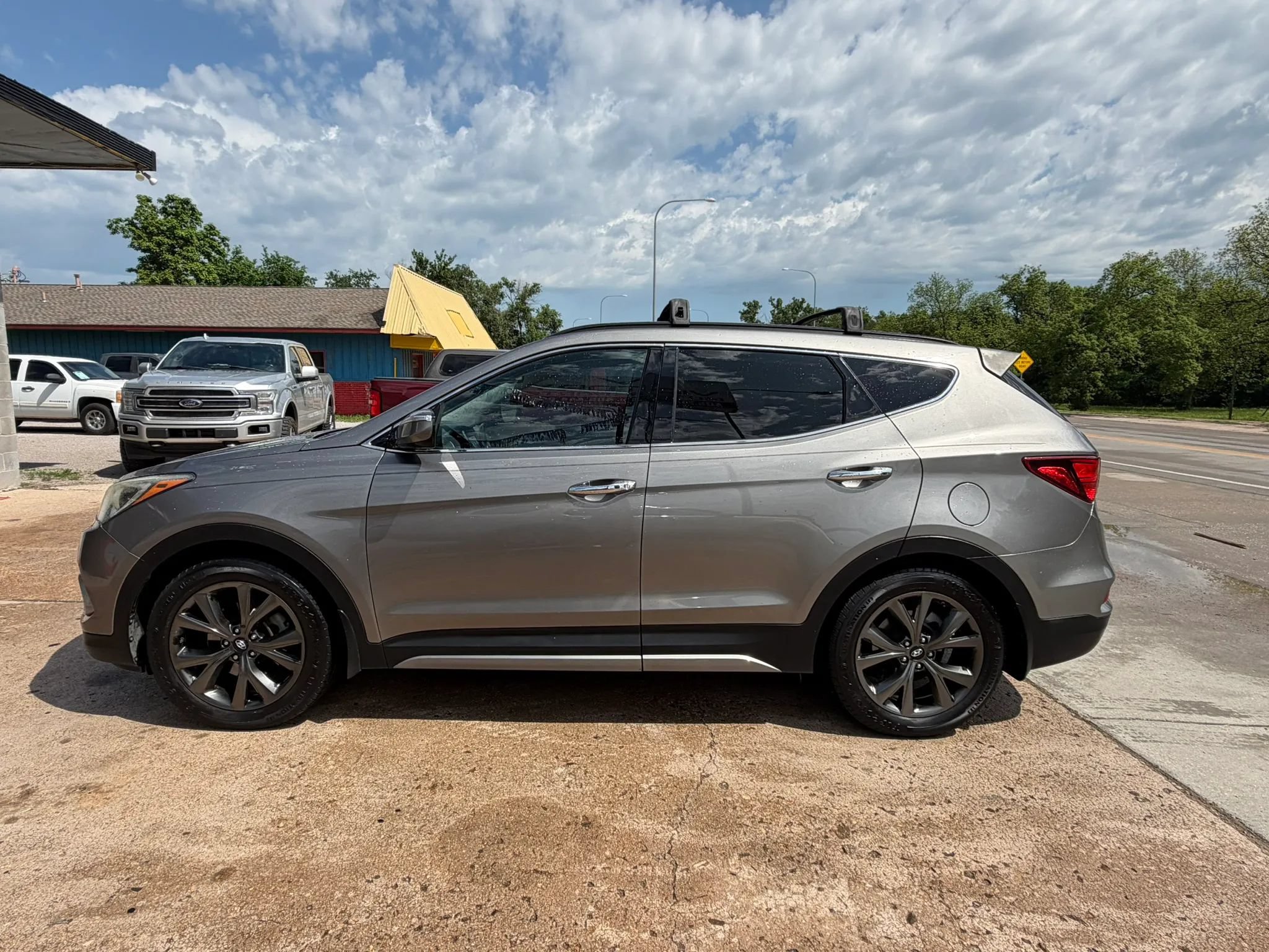Used 2017 Hyundai Santa Fe Sport FWD image 3