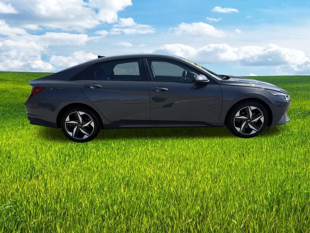 Used 2023 Hyundai Elantra SEL w/ Convenience Package FWD image 4