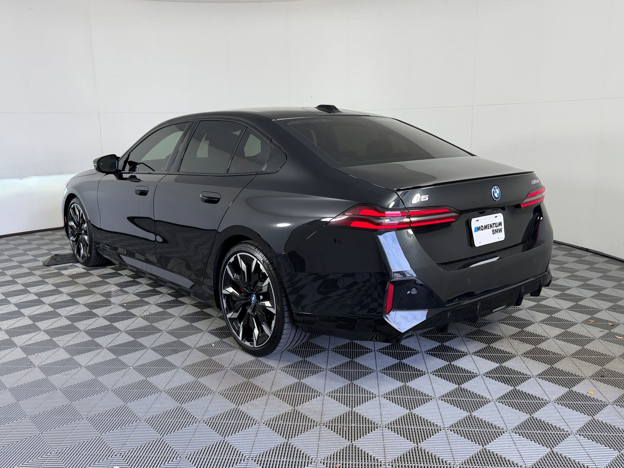 Used 2024 BMW i5 M60 w/ Executive Package AWD/4WD image 3