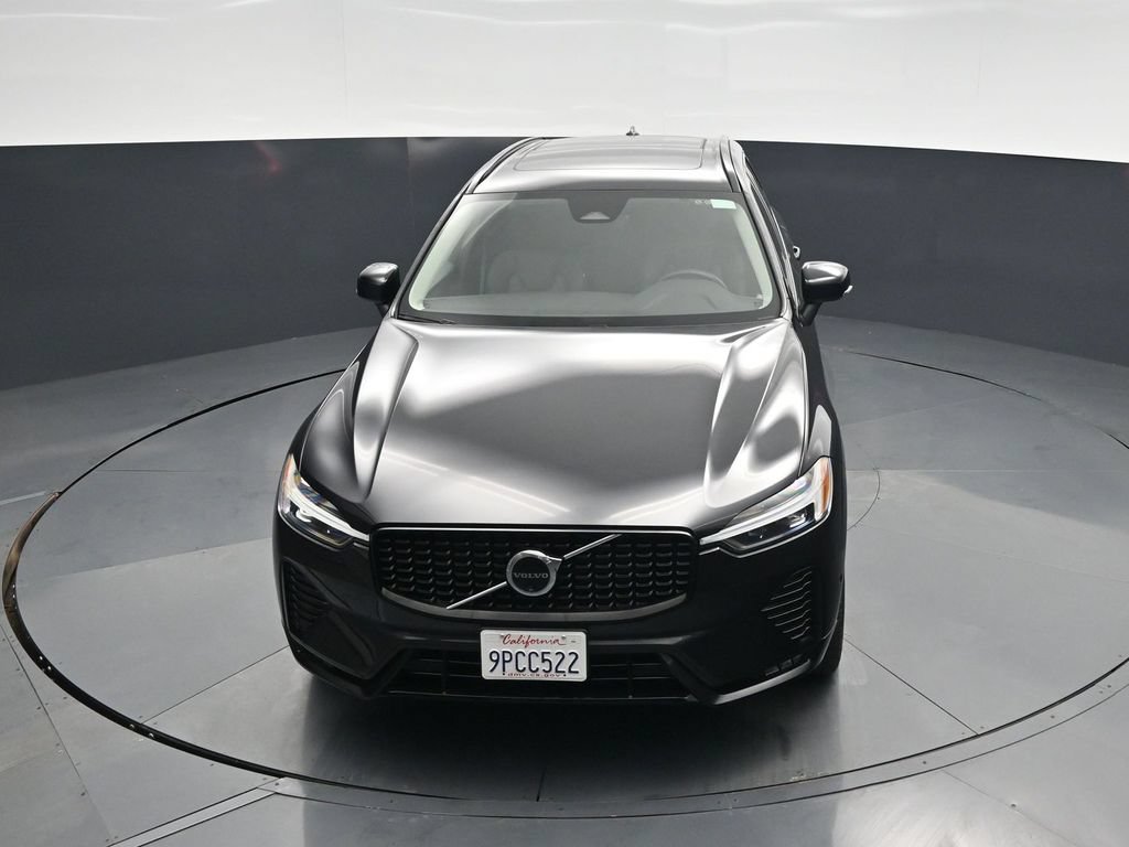 Used 2025 Volvo XC60 B5 Plus AWD/4WD image 39