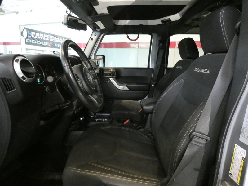 Used 2016 Jeep Wrangler Unlimited Sahara w/ Mopar Chrome Edition Group AWD/4WD image 11