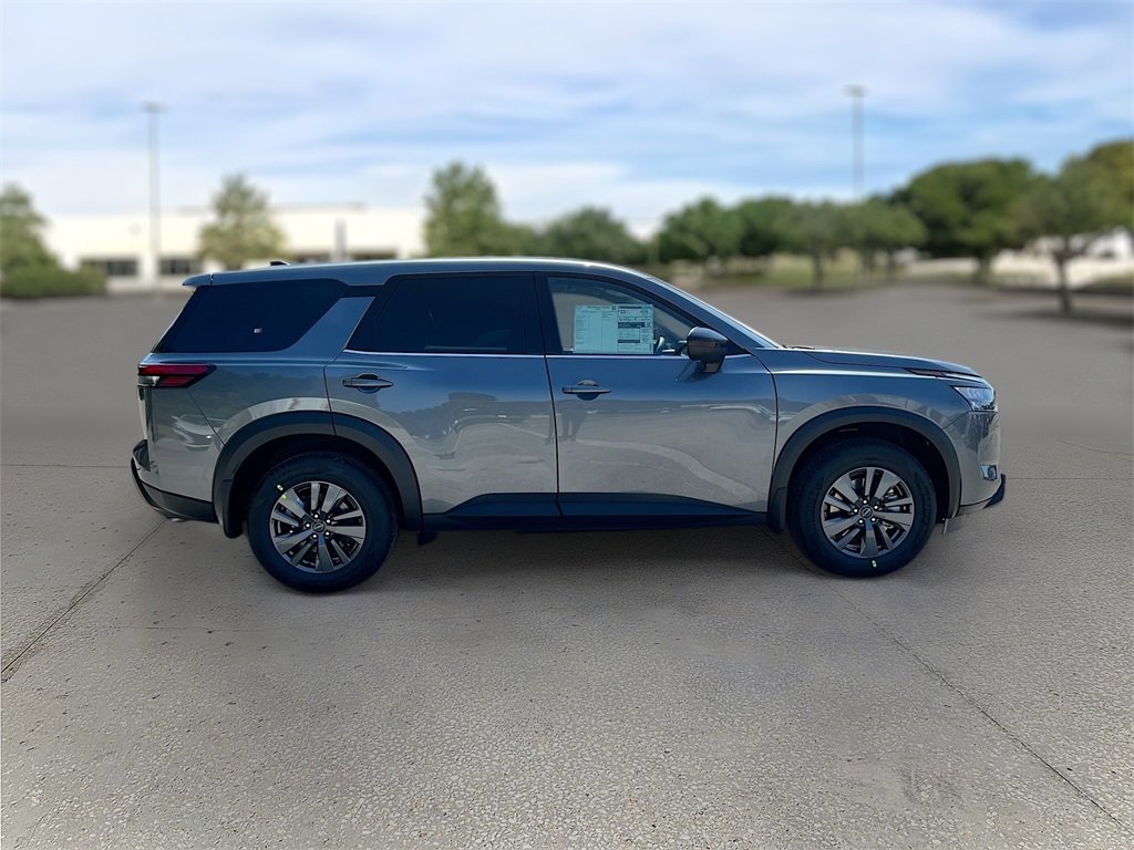 Certified 2025 Nissan Pathfinder S image 6