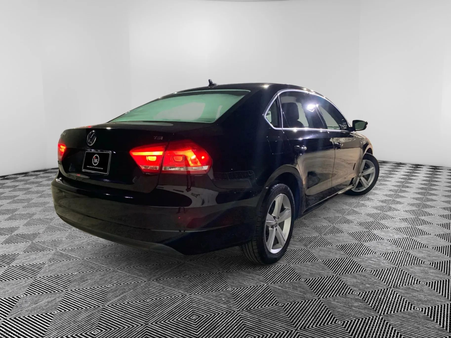 Used 2015 Volkswagen Passat 1.8T Limited Edition FWD image 6