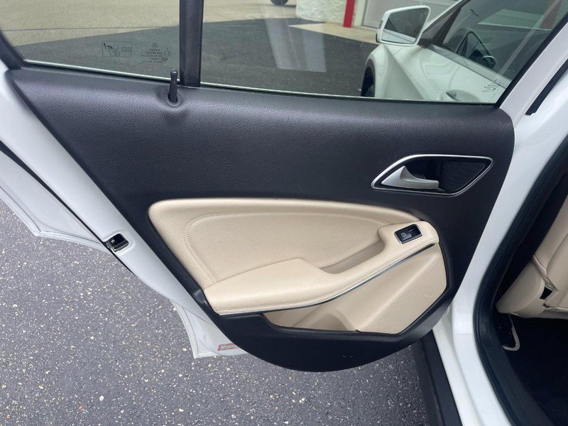Used 2018 Mercedes-Benz GLA 250 w/ Premium Package image 19