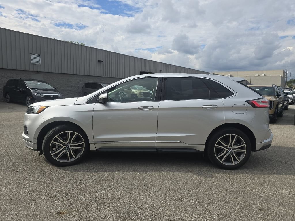 Used 2019 Ford Edge Titanium w/ Equipment Group 301A FWD image 14