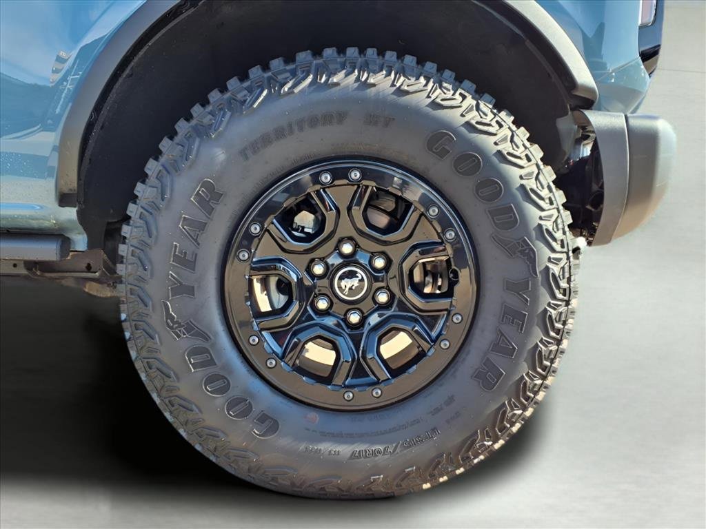 Used 2023 Ford Bronco Wildtrak image 9