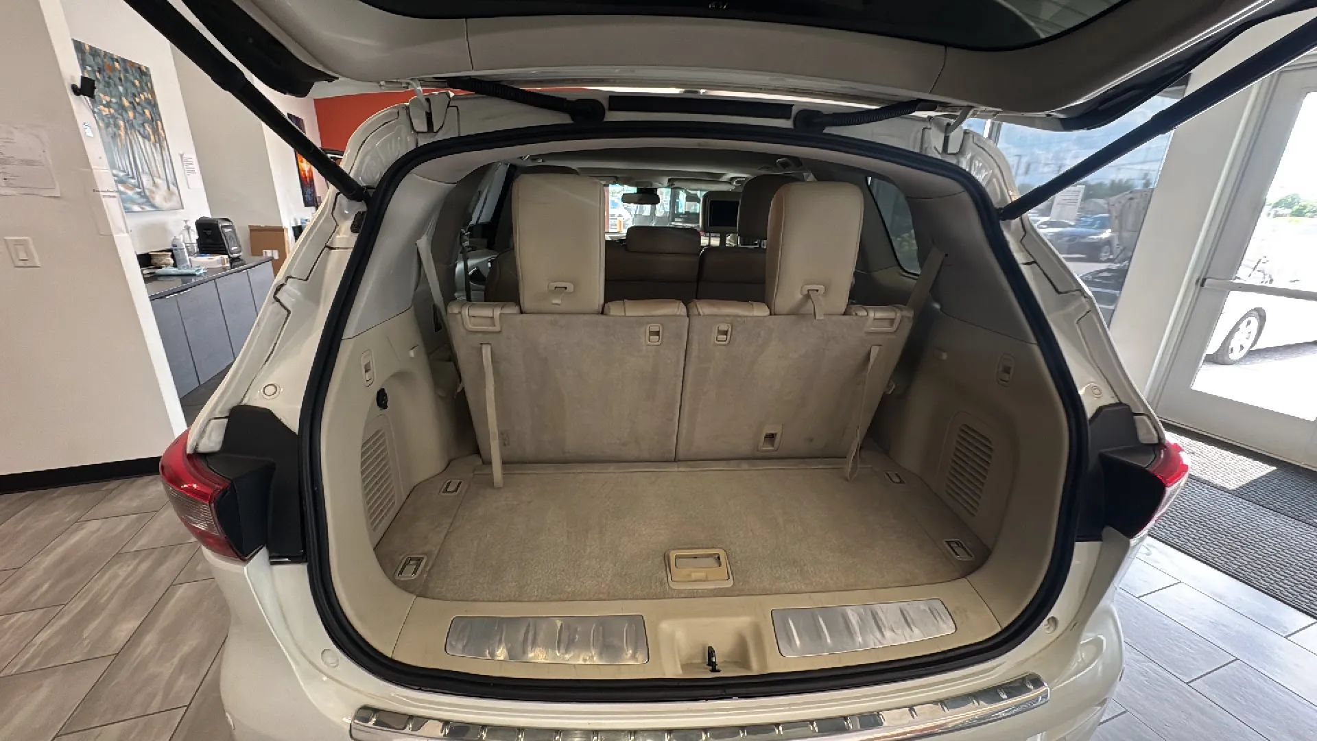 Used 2014 INFINITI QX60 FWD w/ Premium Plus Package image 32