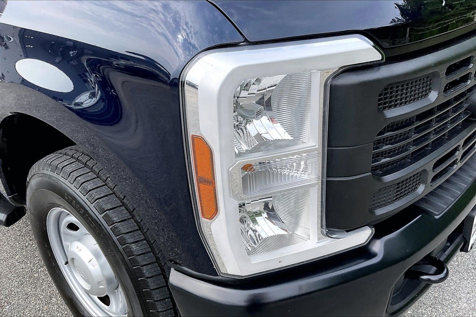 Used 2024 Ford F350 XL w/ 360-Degree Camera Package RWD image 25