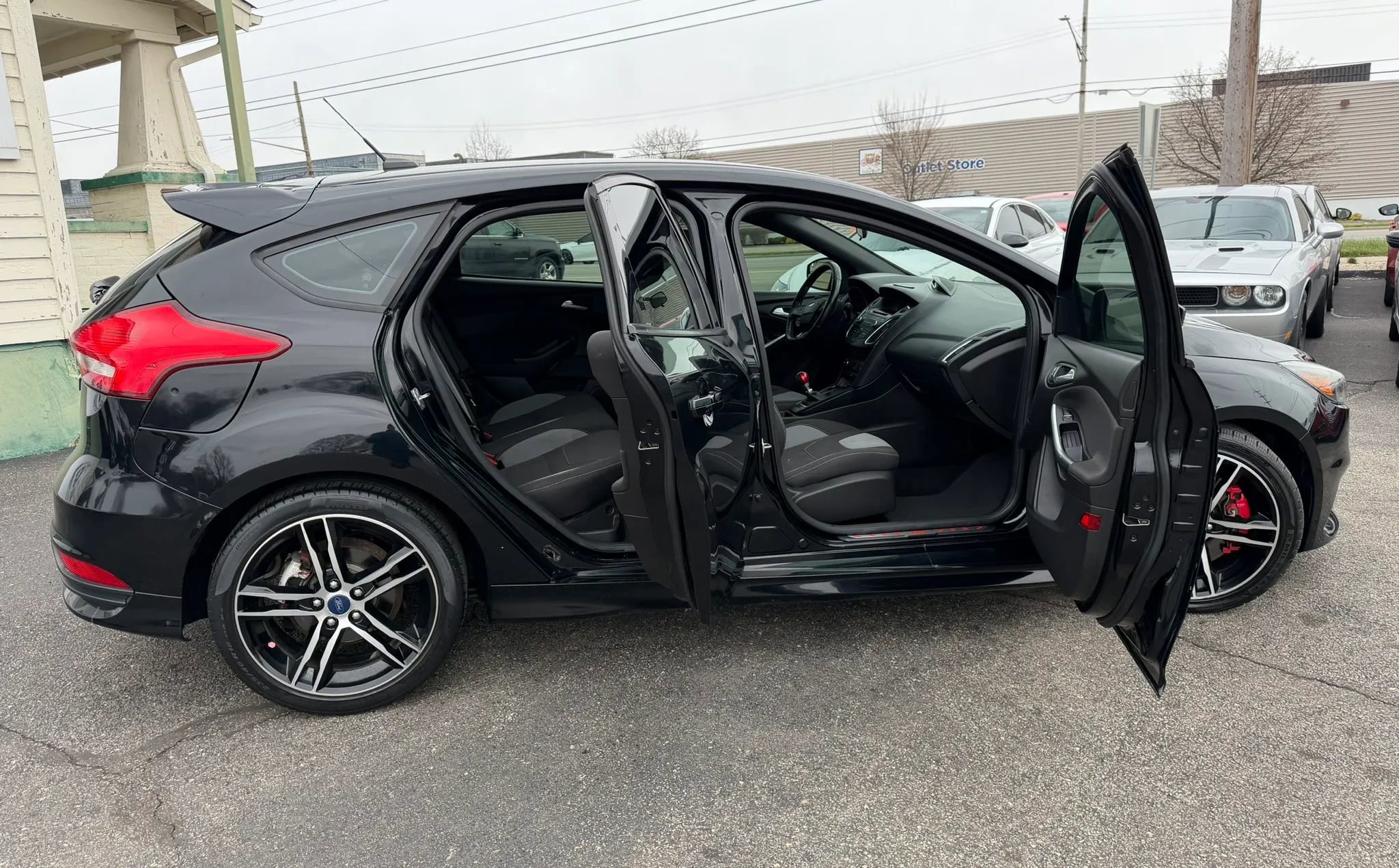 Used 2017 Ford Focus ST image 26