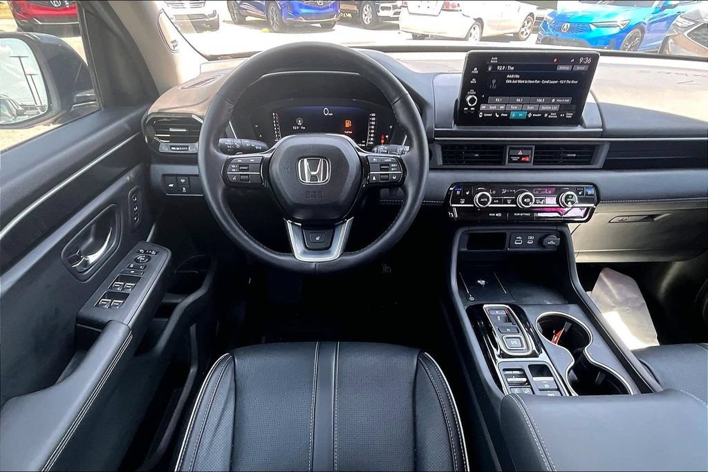 Used 2025 Honda Pilot Elite image 7