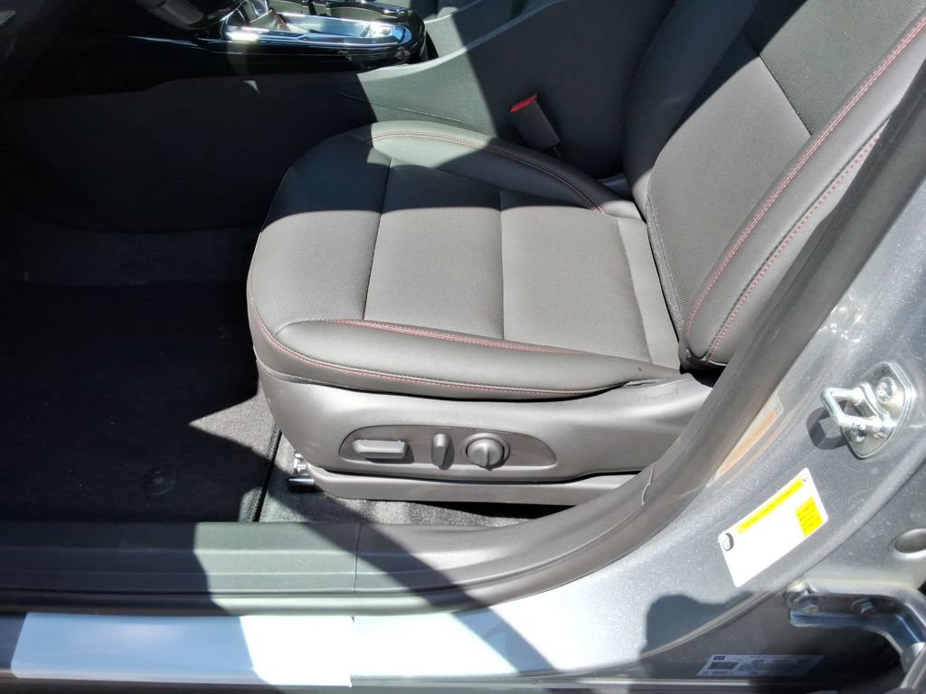 New 2026 Chevrolet Trax RS w/ Sunroof Package FWD image 22