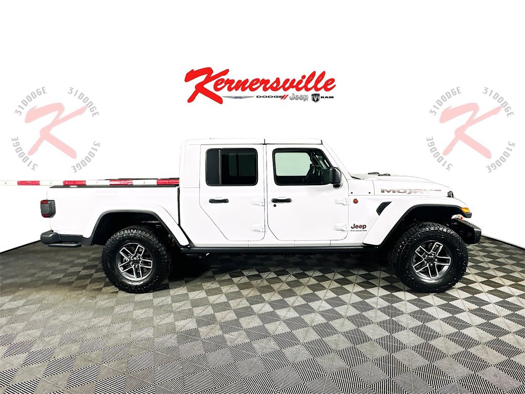 New 2026 Jeep Gladiator Mojave image 8