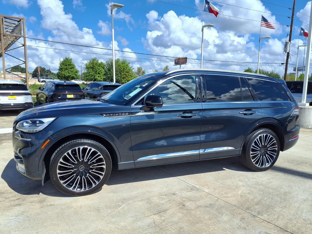 Certified 2023 Lincoln Aviator Black Label w/ Class IV Trailer Tow Package AWD/4WD image 3