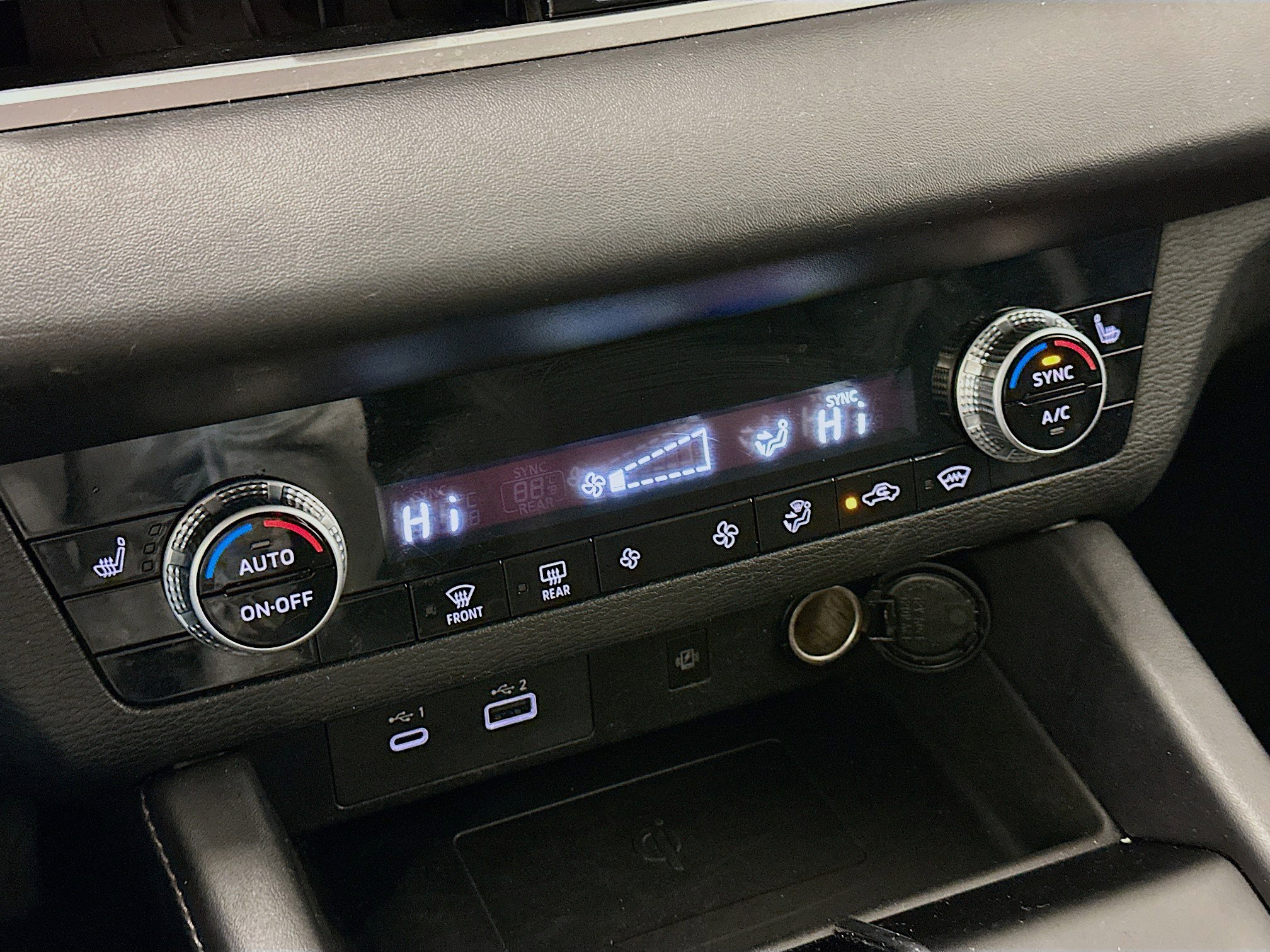 Used 2024 Mitsubishi Outlander SE image 24