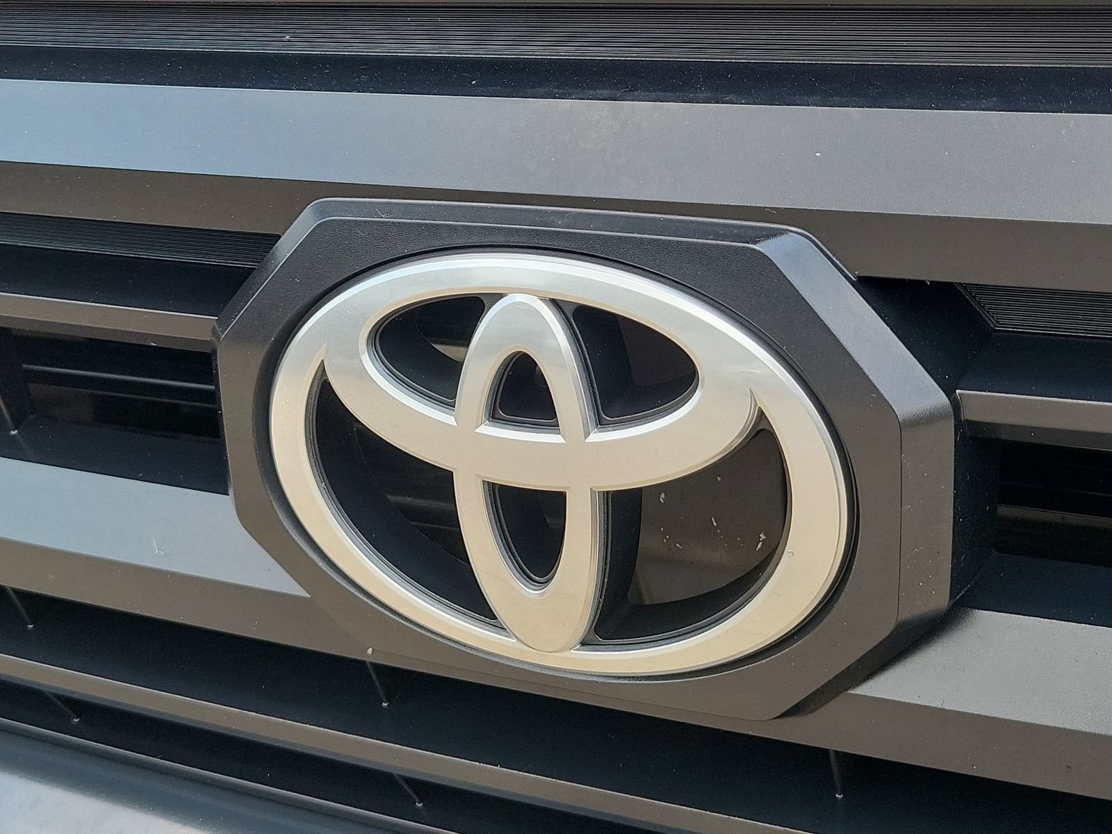 Used 2024 Toyota Tacoma SR AWD/4WD image 31