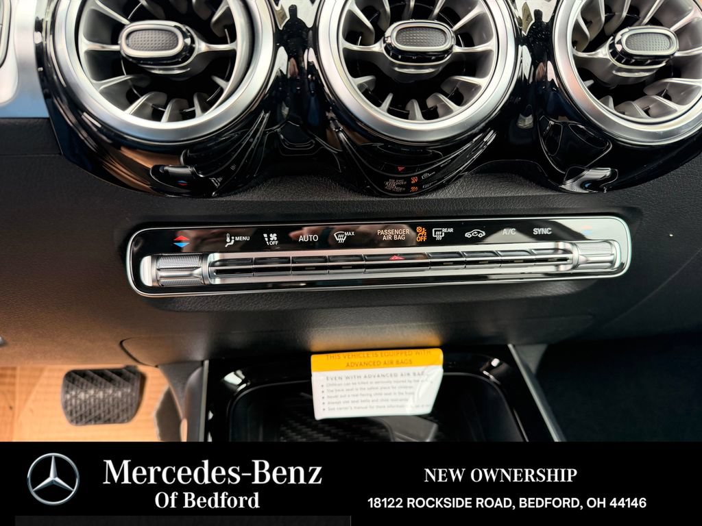 New 2026 Mercedes-Benz GLB 250 4MATIC image 17