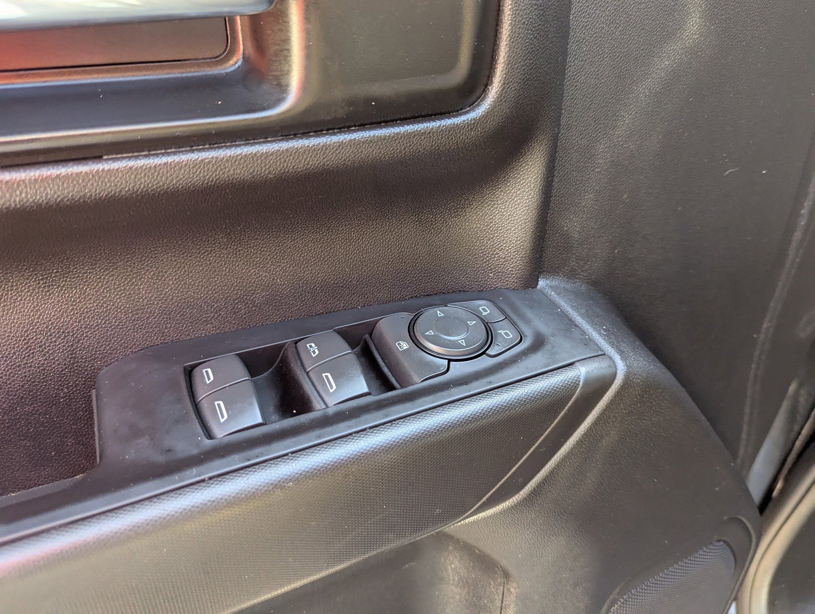 Used 2022 Chevrolet Silverado 1500 Custom image 11