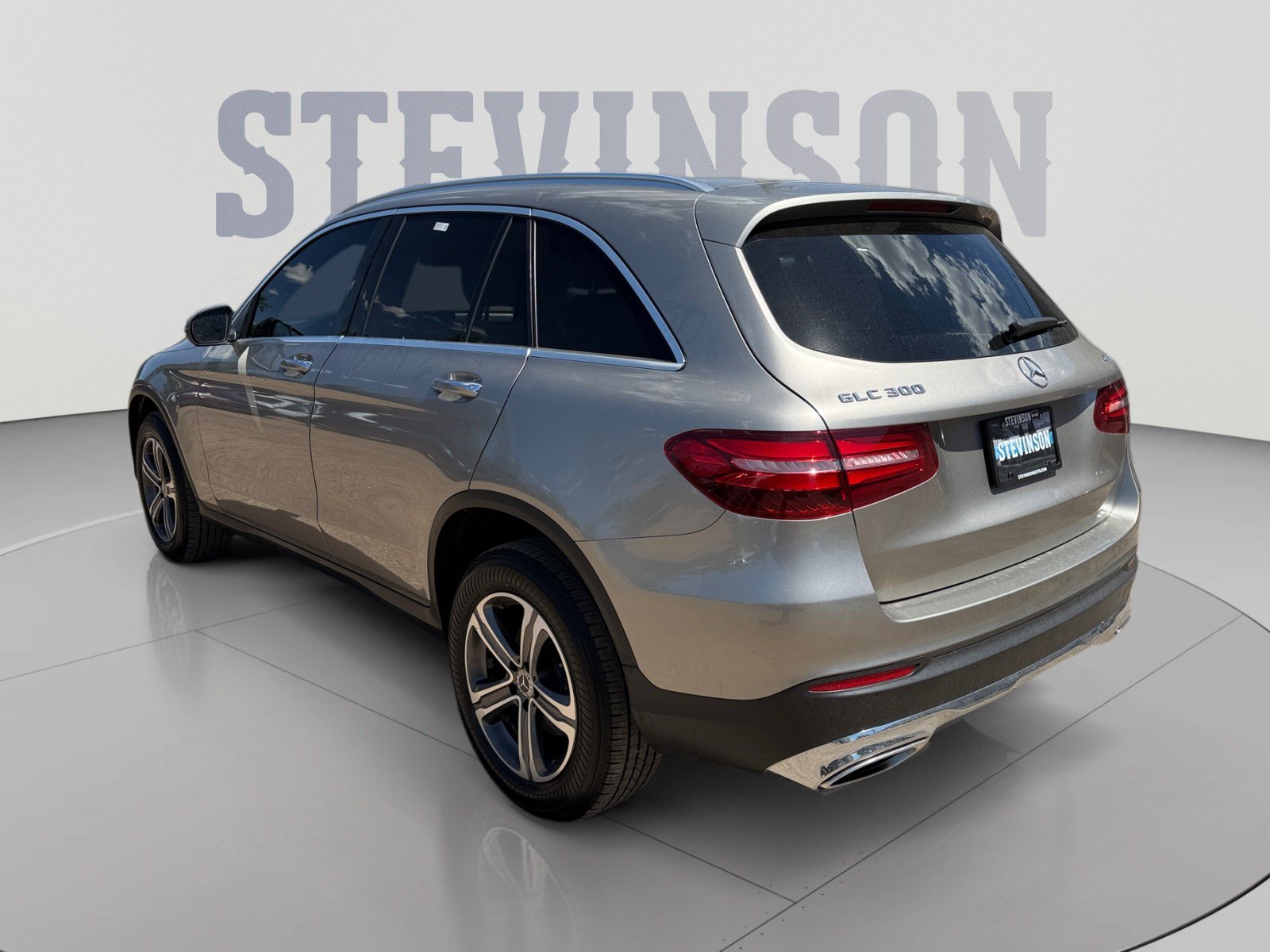 Used 2019 Mercedes-Benz GLC 300 4MATIC image 3
