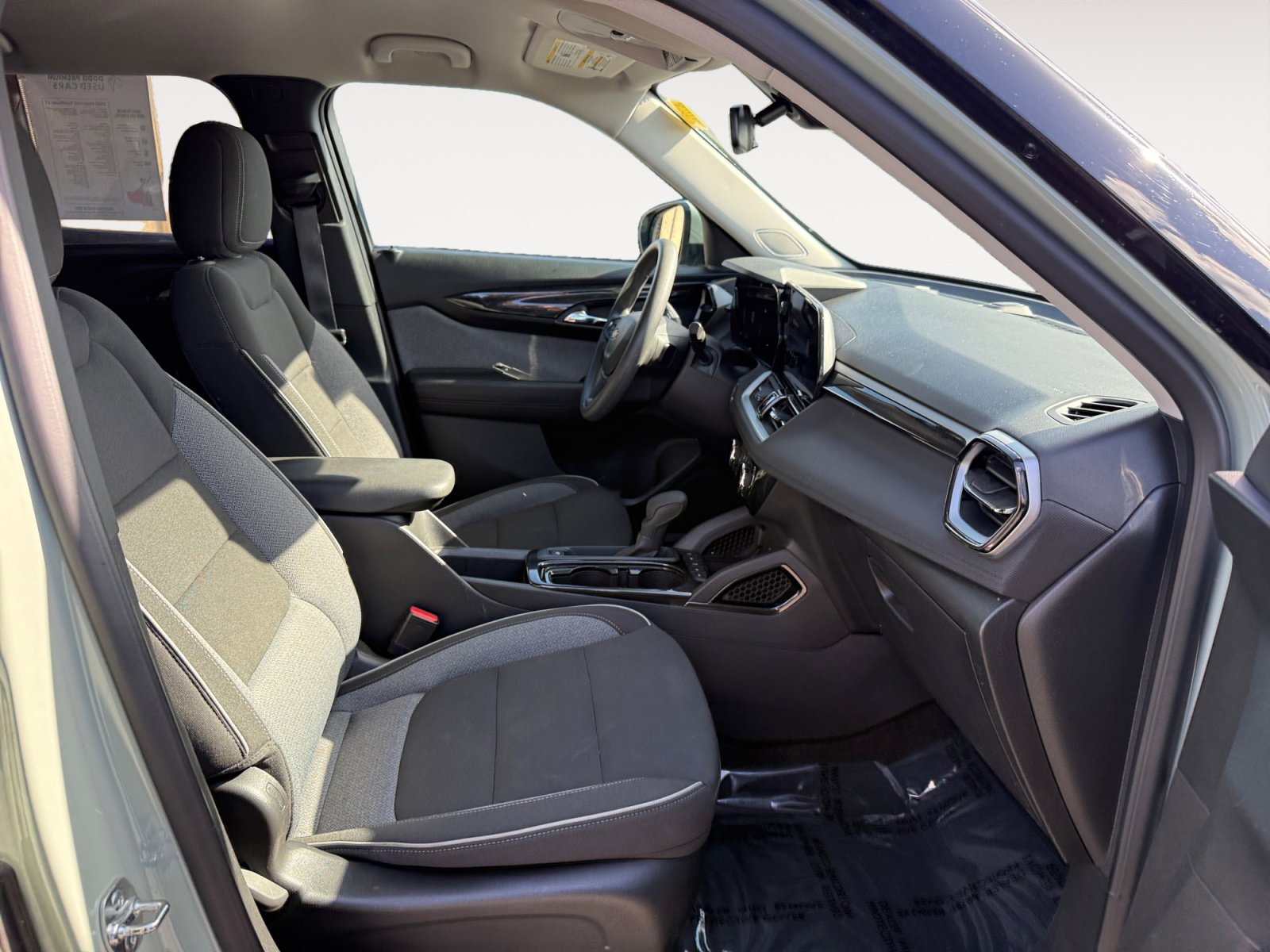 Used 2025 Chevrolet TrailBlazer LT image 19