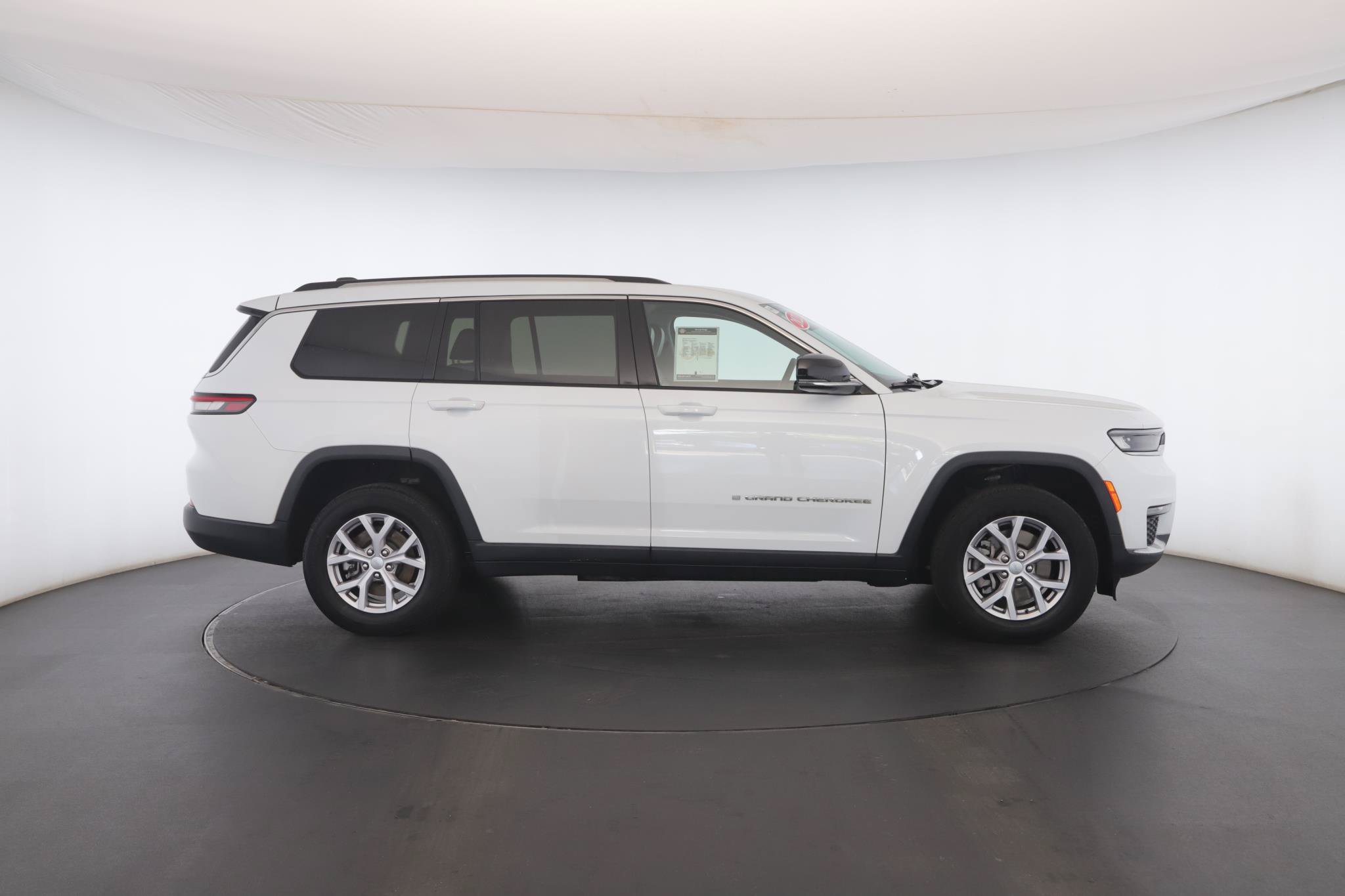 Certified 2022 Jeep Grand Cherokee L Limited AWD/4WD image 22