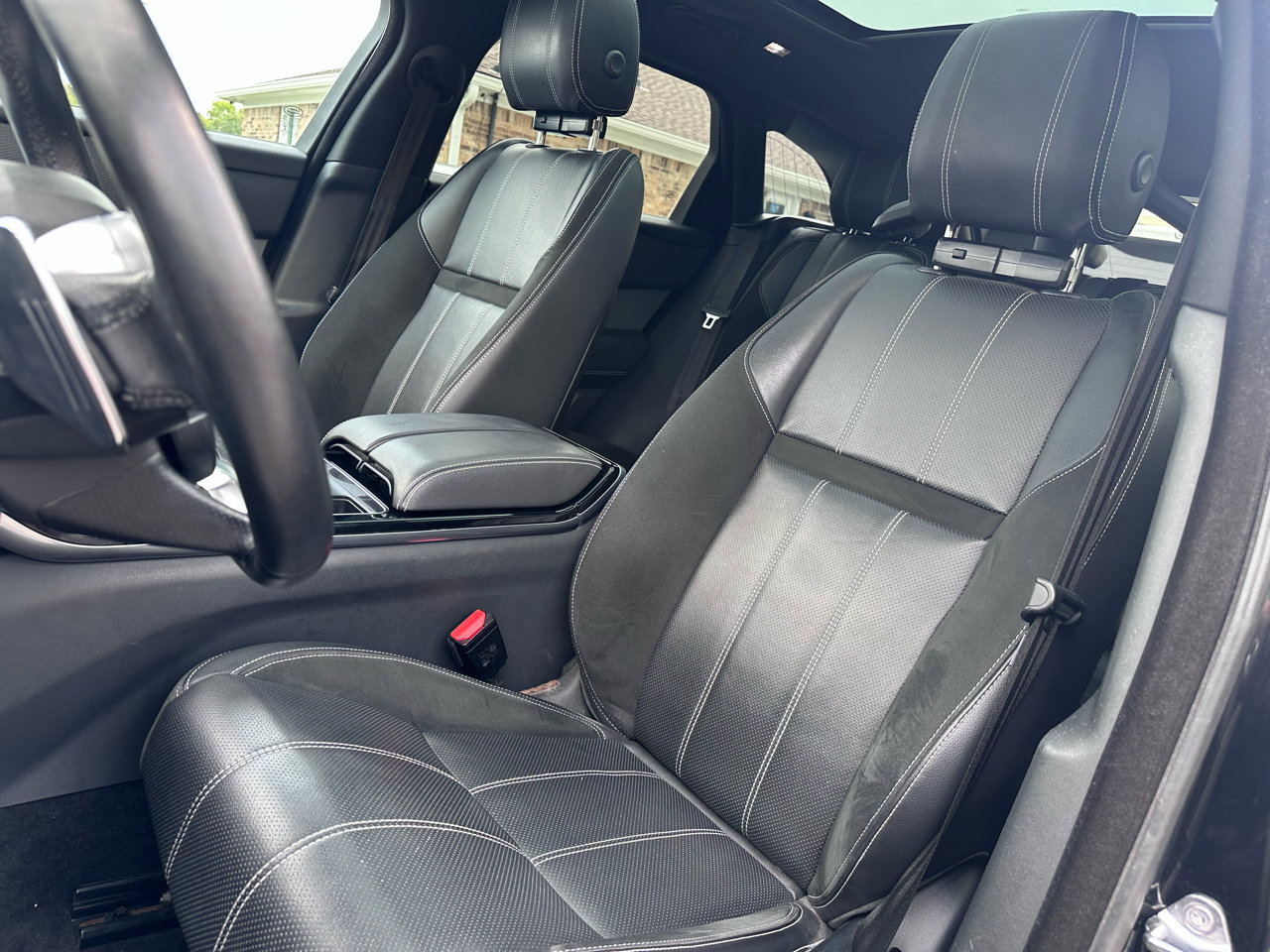 Used 2018 Land Rover Range Rover Velar R-Dynamic SE image 12