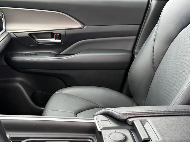 Used 2025 Toyota Grand Highlander FWD image 10