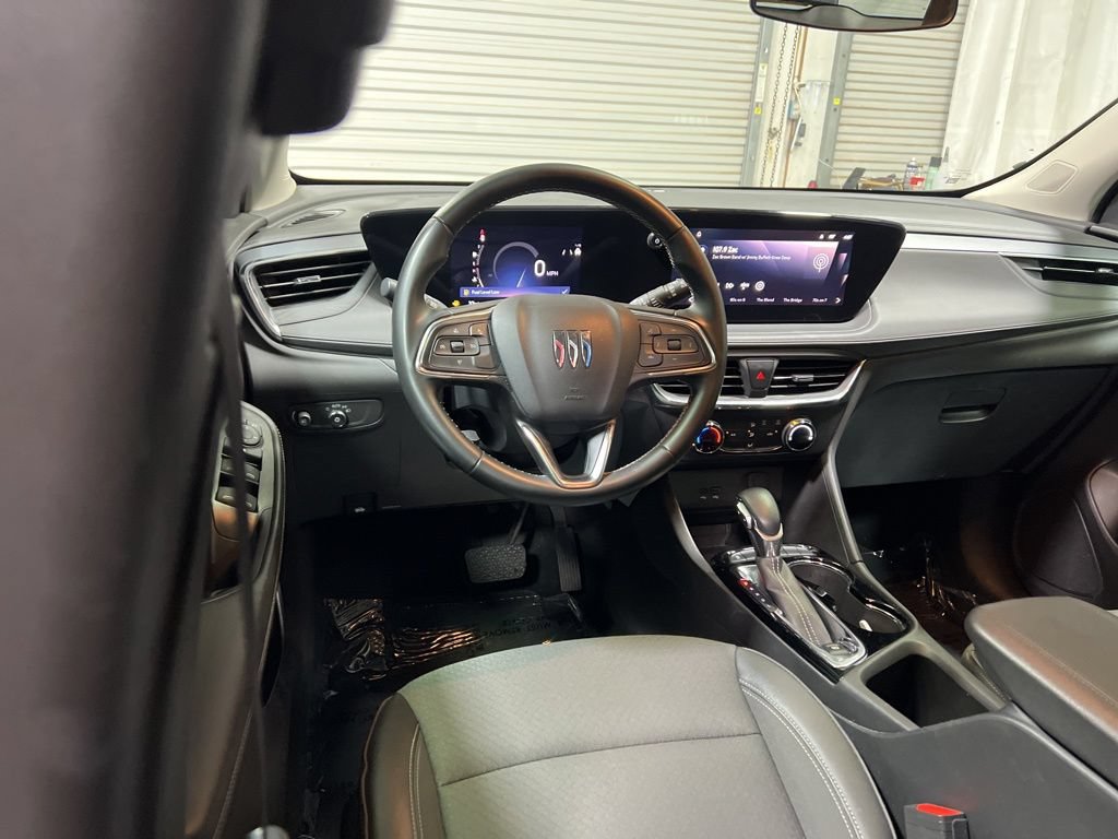 Used 2025 Buick Encore GX Preferred FWD image 17