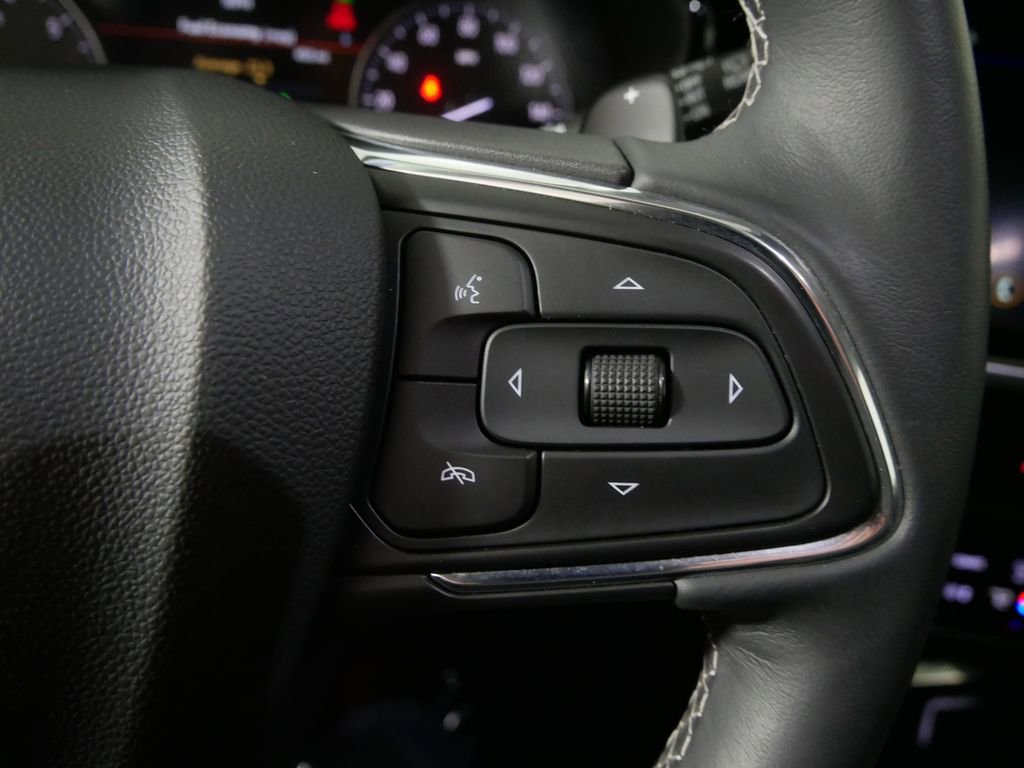 Used 2023 Buick Envision Essence FWD image 23