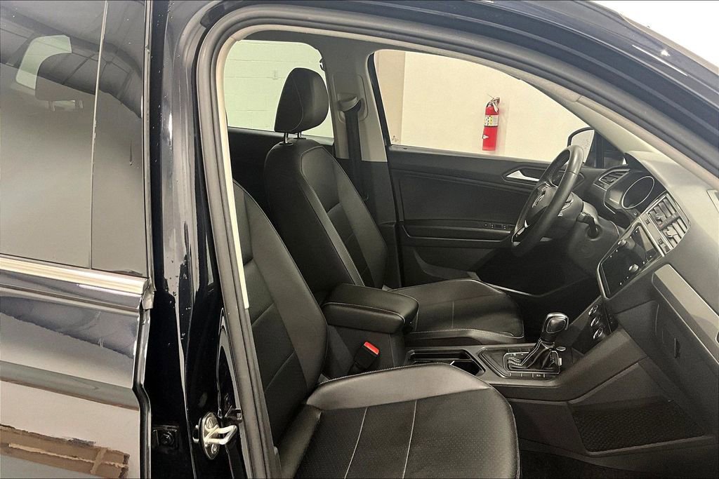Used 2021 Volkswagen Tiguan SE image 7
