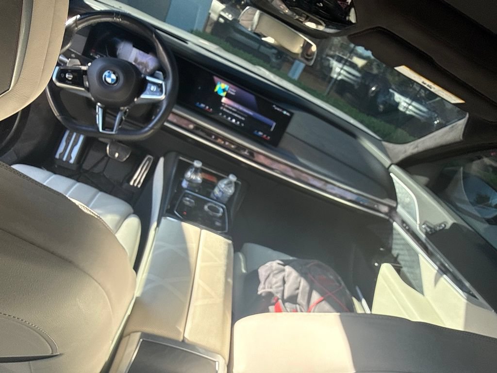 Used 2023 BMW 760i xDrive w/ Executive Package AWD/4WD image 14