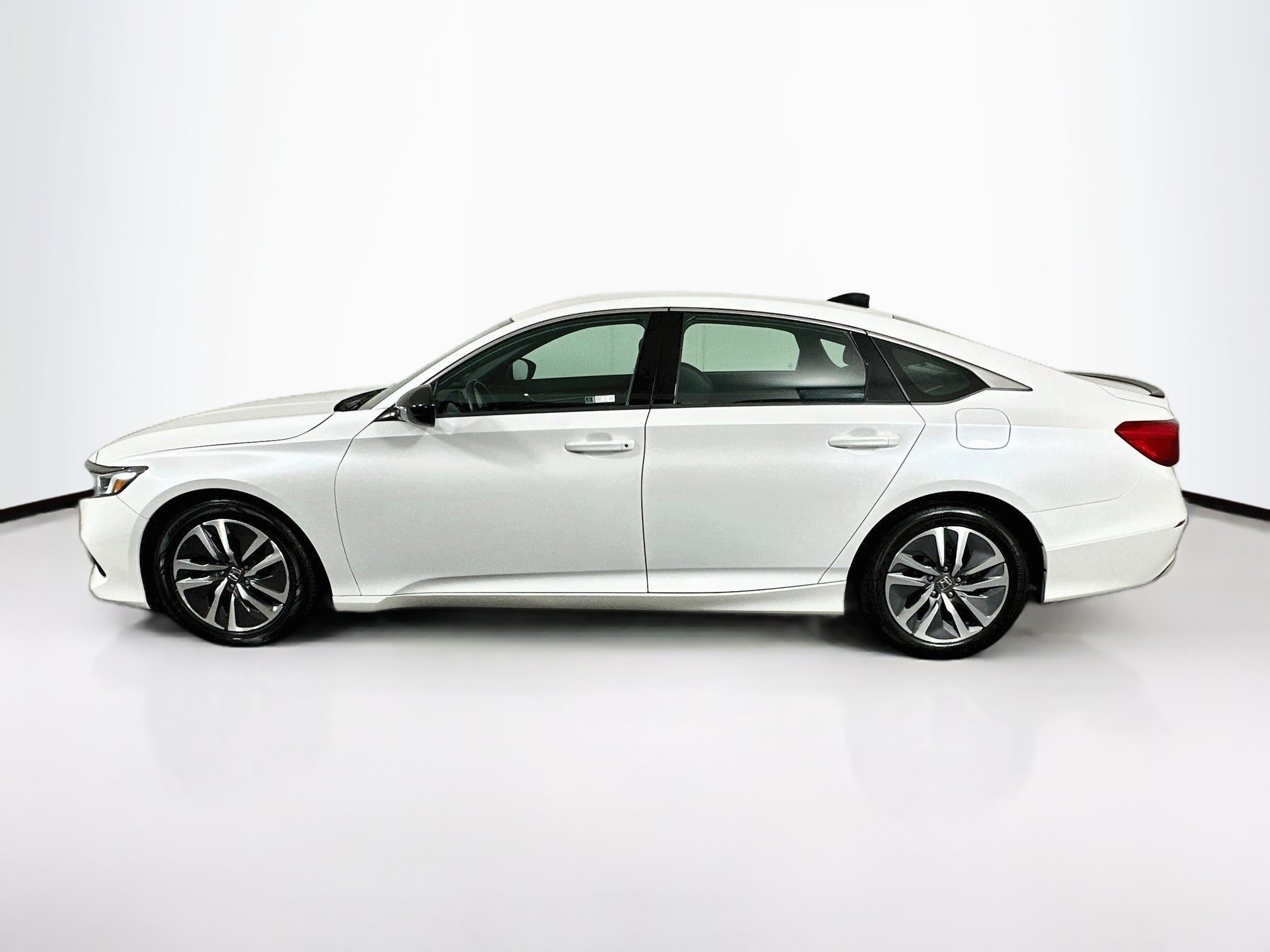Used 2022 Honda Accord Sport image 4