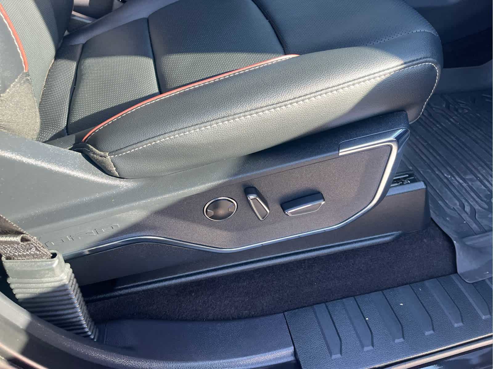 Used 2022 Ford F150 Lariat w/ Equipment Group 502A High image 18