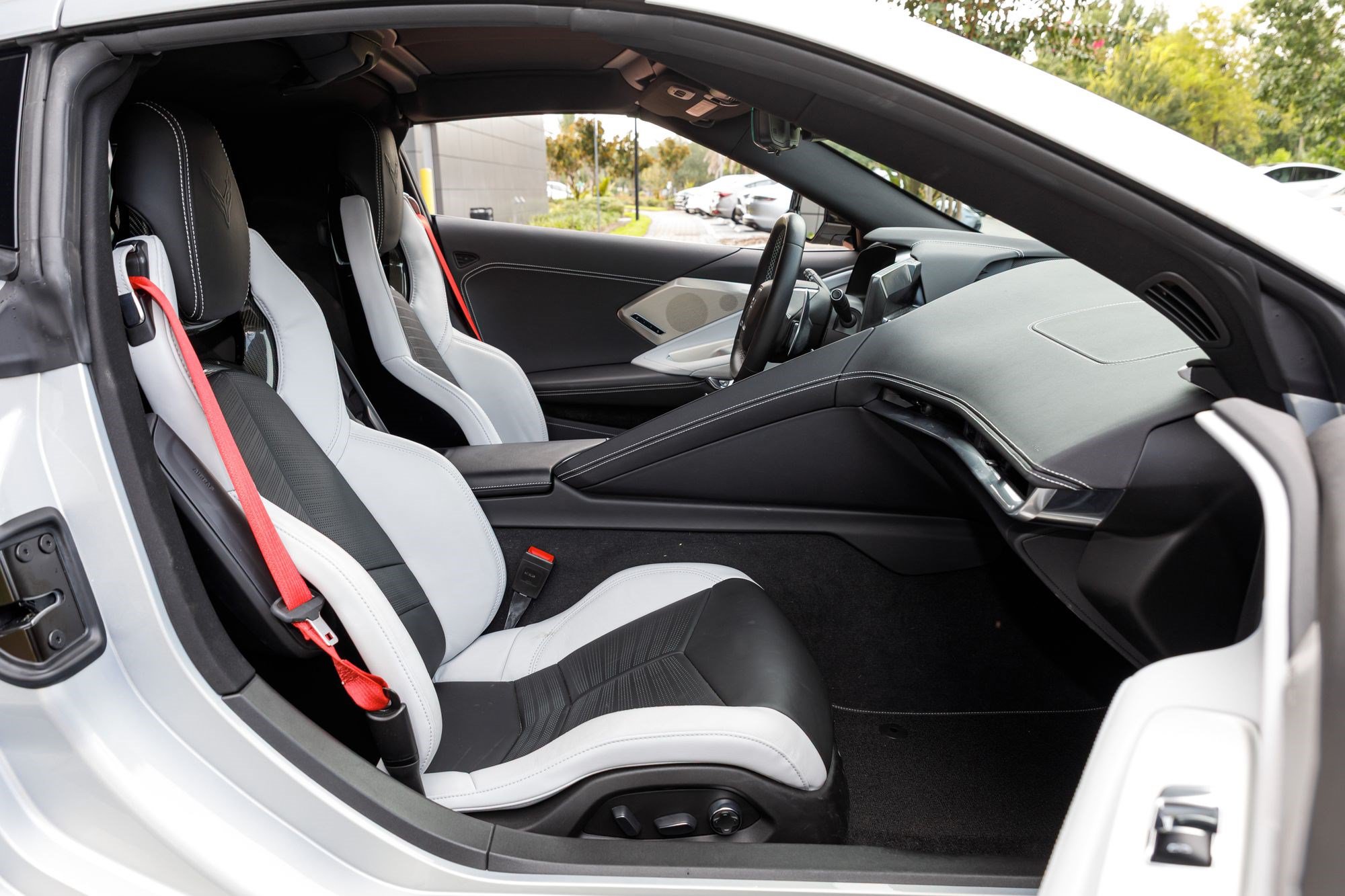 Used 2021 Chevrolet Corvette Stingray Preferred Cpe w/ Z51 Performance Package RWD image 12