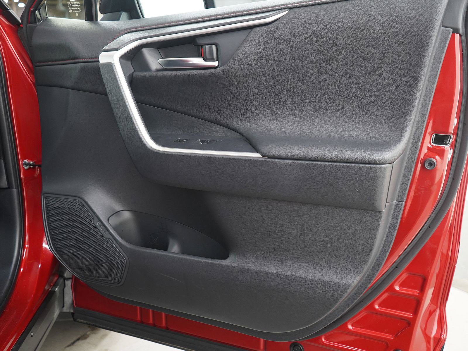 Used 2023 Toyota RAV4 XSE w/ Premium Package AWD/4WD image 9