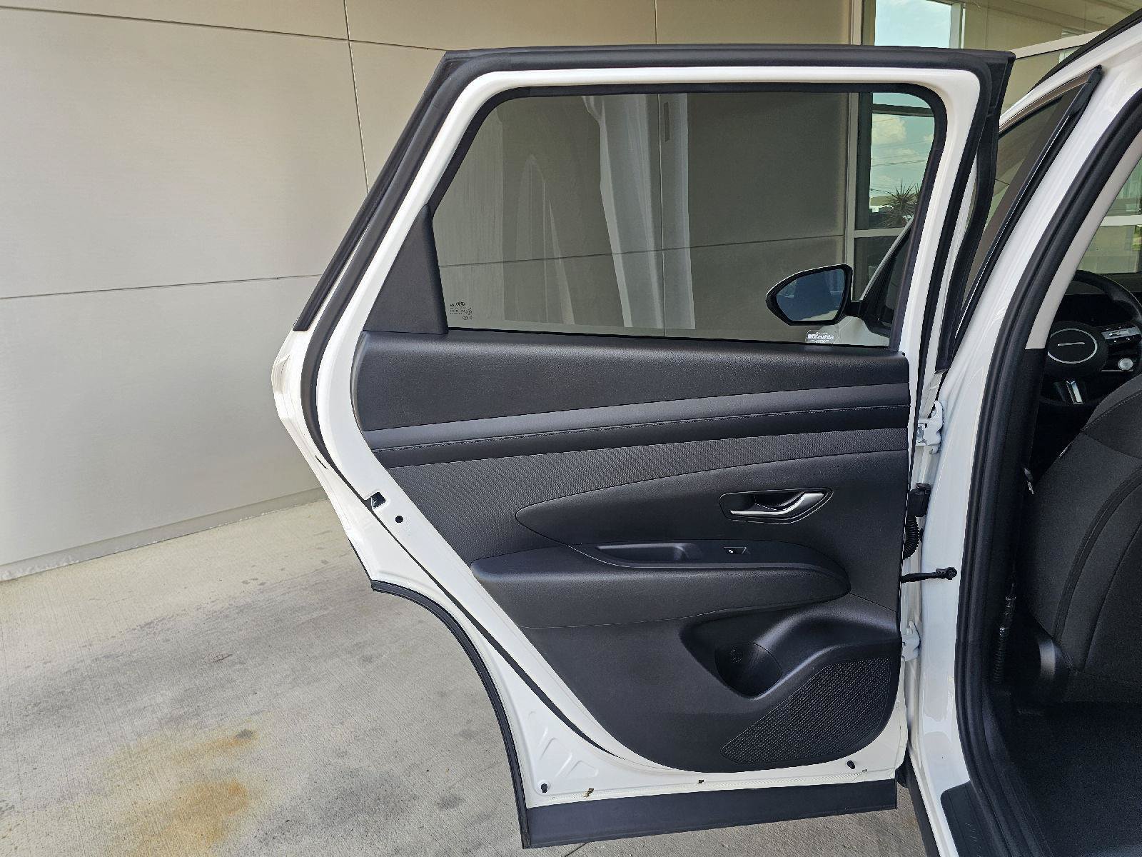 Used 2025 Hyundai Tucson SEL AWD/4WD image 16