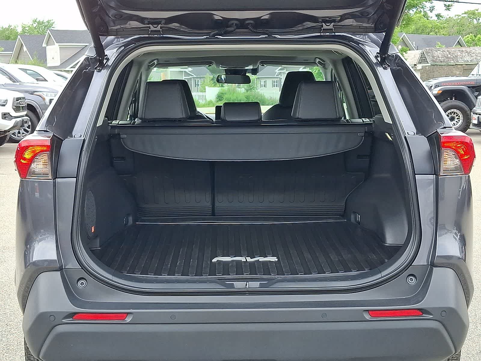 Used 2025 Toyota RAV4 XLE Premium w/ Weather Package FWD image 33