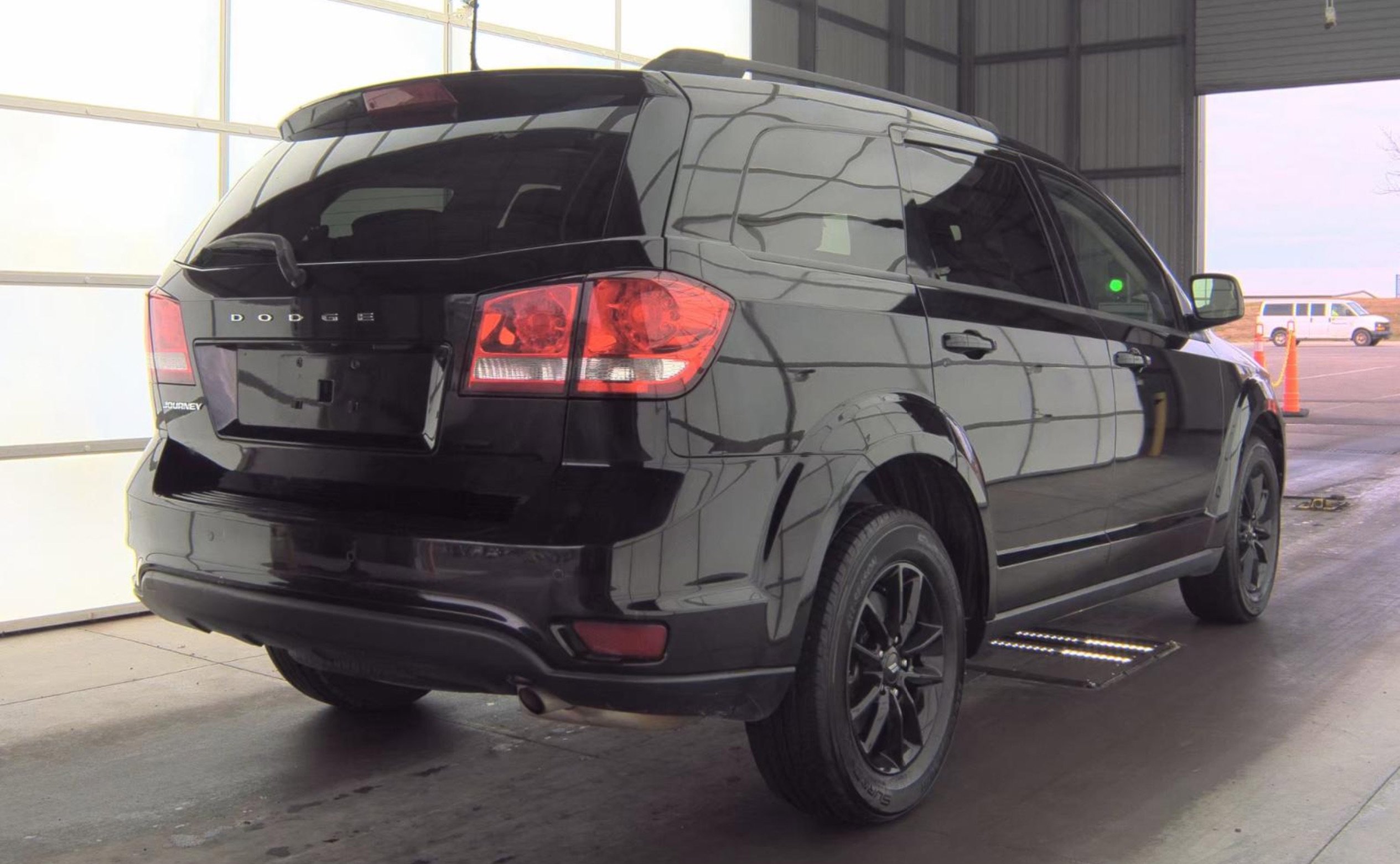 Used 2019 Dodge Journey SE image 5