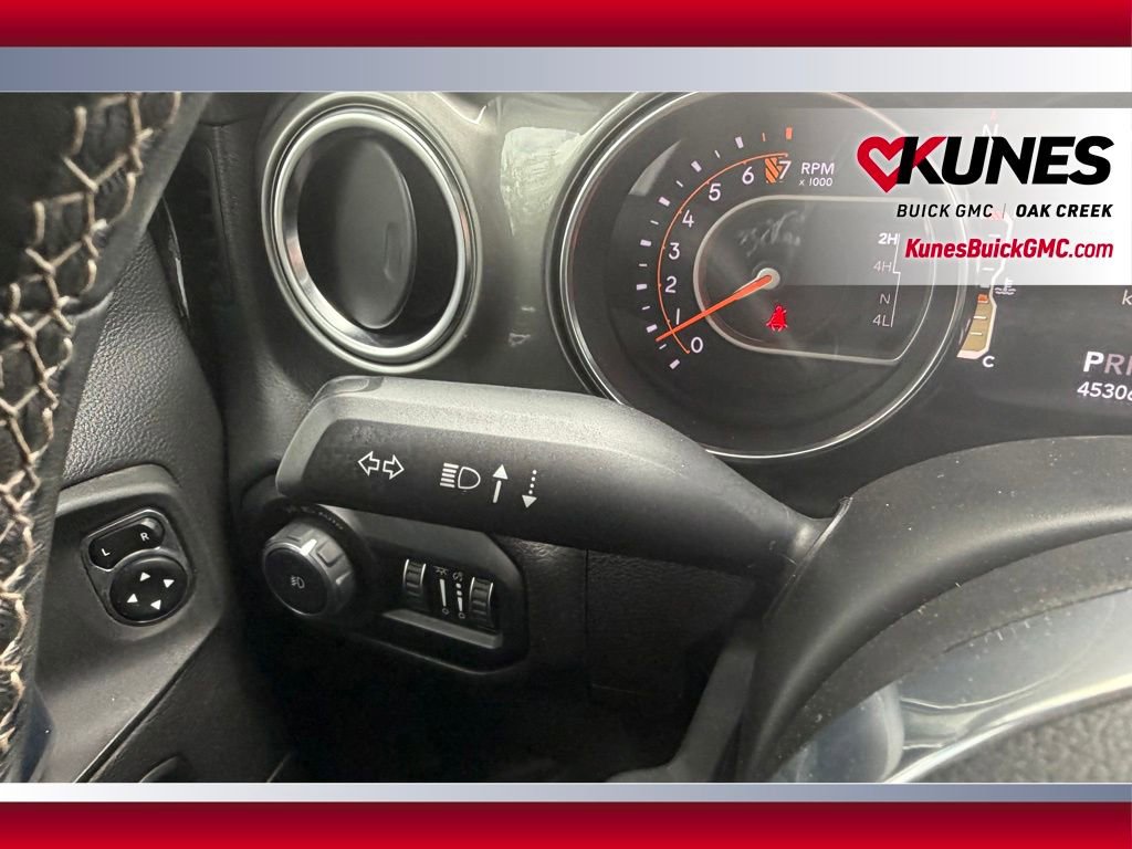 Used 2021 Jeep Wrangler Unlimited Sahara w/ Uconnect 4C Nav & Sound Group AWD/4WD image 24