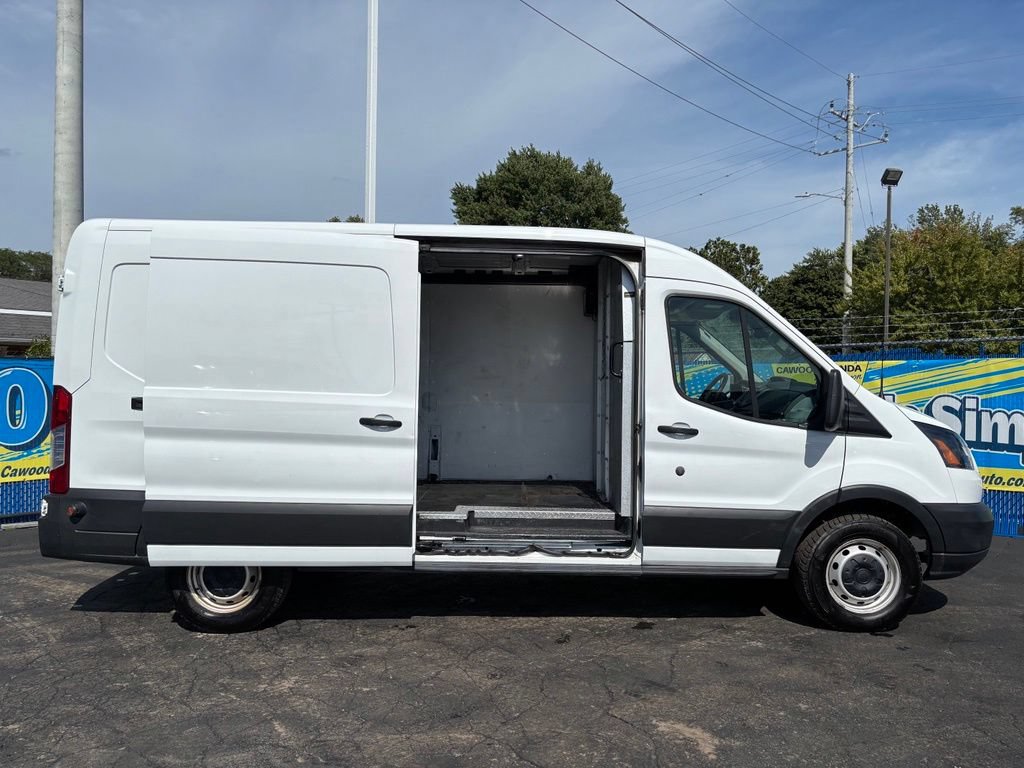 Used 2019 Ford Transit 250 148 Medium Roof RWD image 3