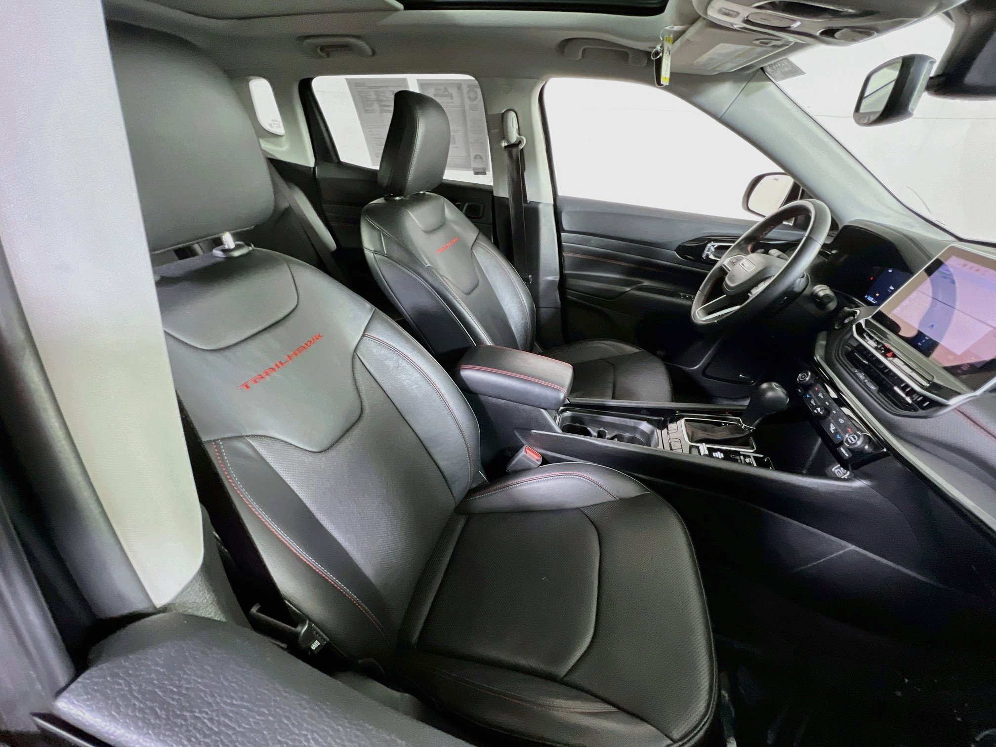 Used 2022 Jeep Compass Trailhawk w/ Trailhawk Elite Group image 27