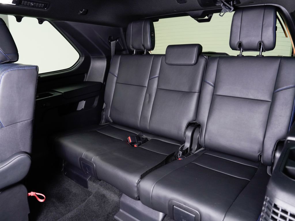 Used 2026 Toyota Sequoia Platinum AWD/4WD image 32
