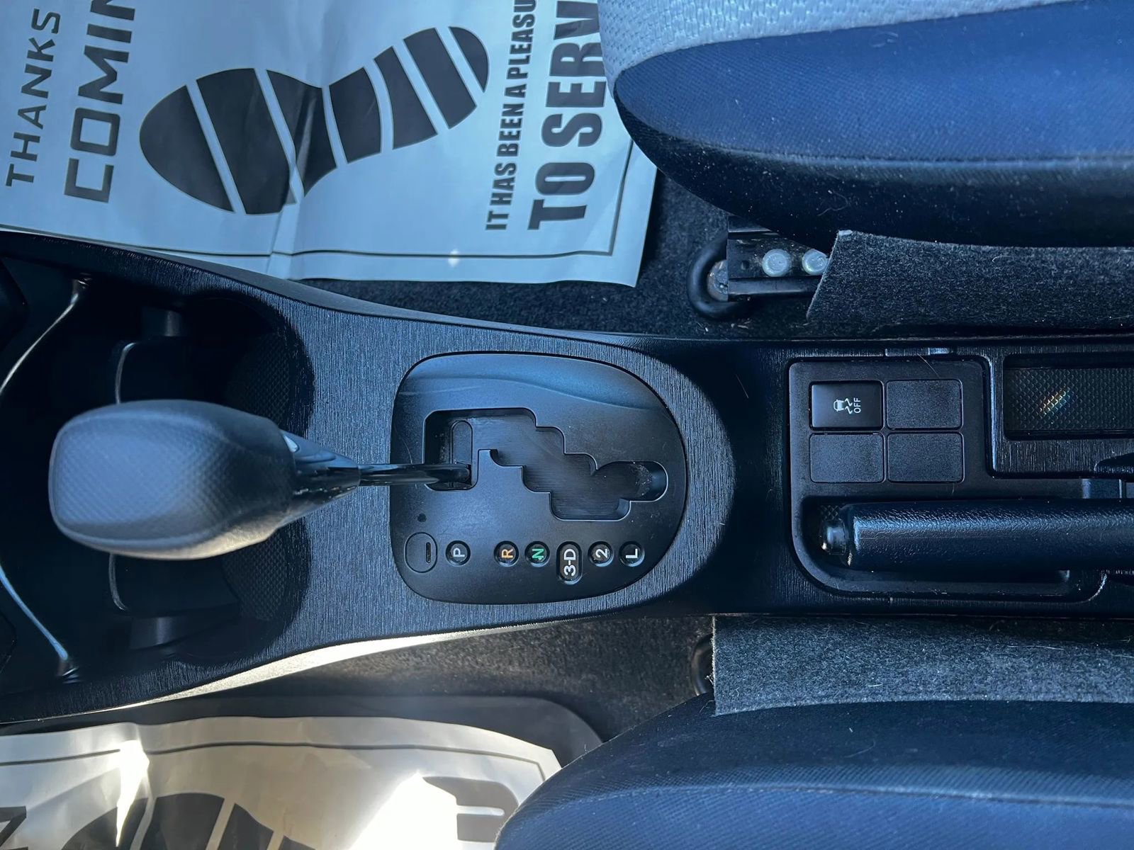Used 2012 Toyota Yaris L FWD image 18