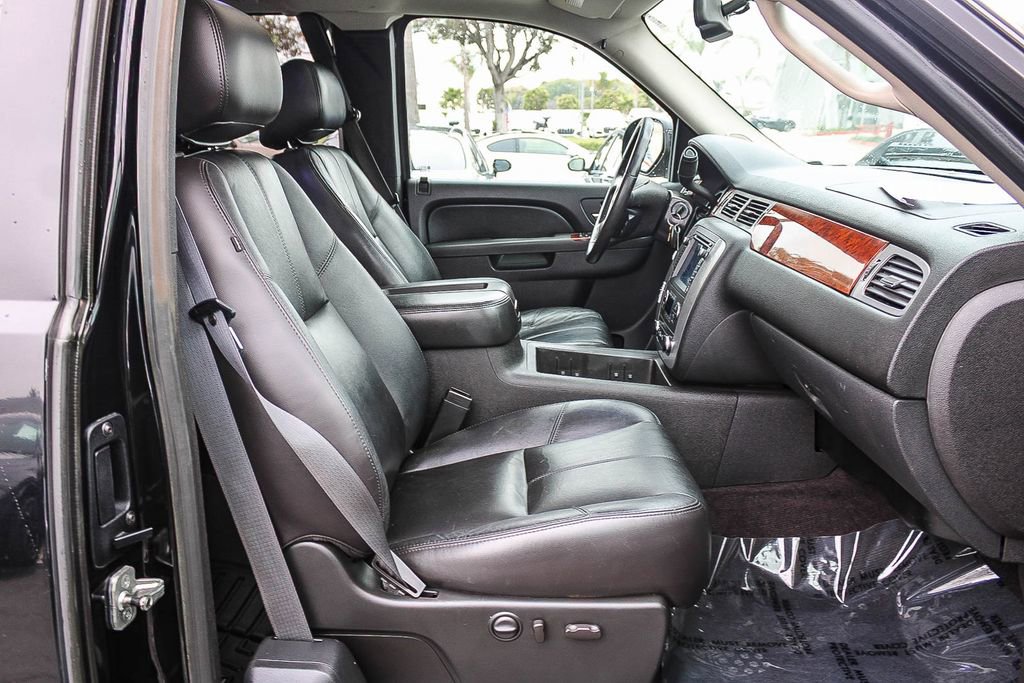 Used 2011 GMC Sierra 1500 SLT w/ SLT Convenience Package AWD/4WD image 16
