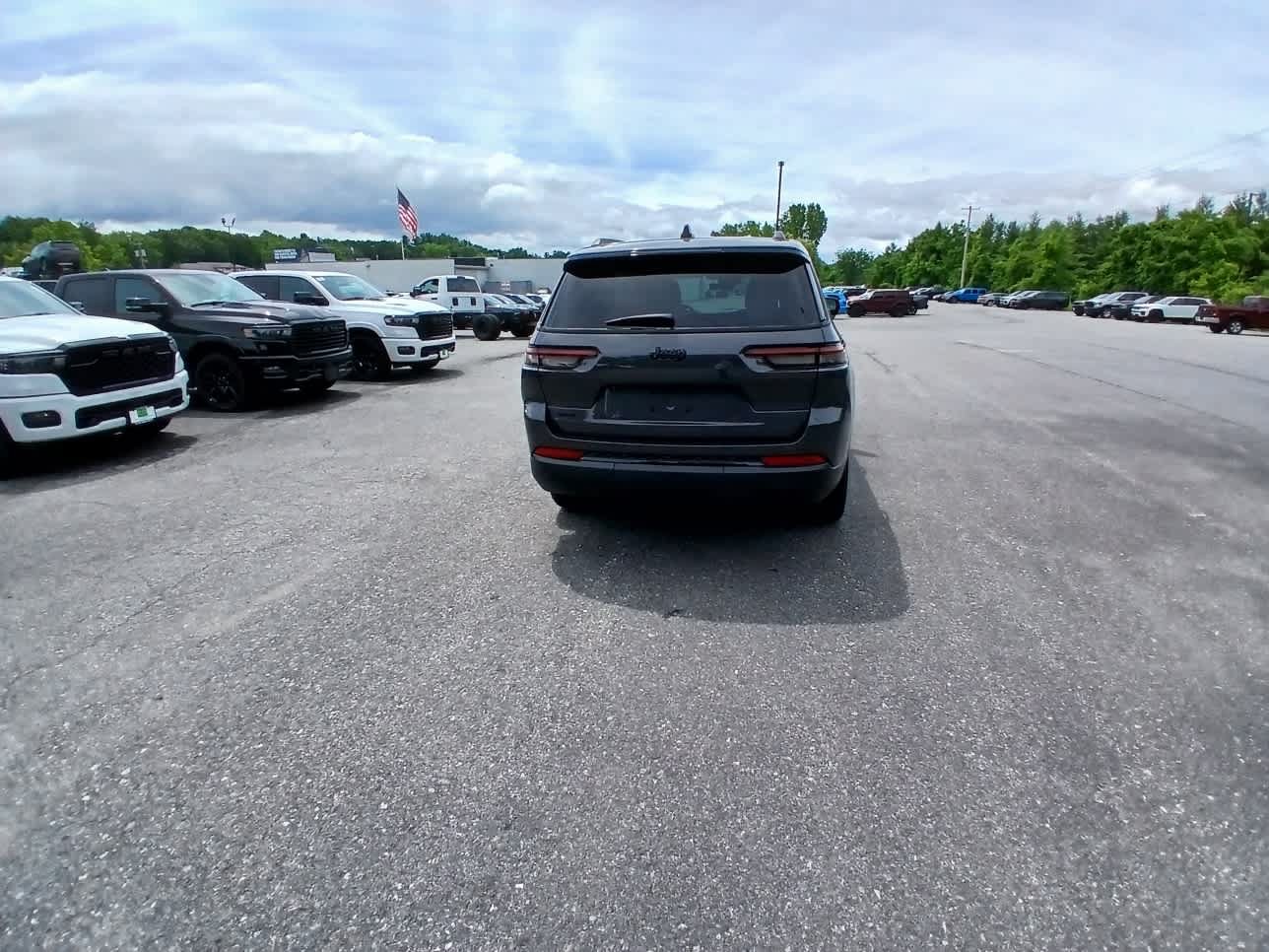 New 2025 Jeep Grand Cherokee L Laredo AWD/4WD image 5