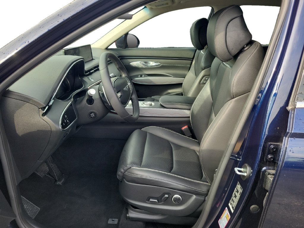 Used 2024 Genesis GV70 2.5T w/ Advanced Package AWD/4WD image 22