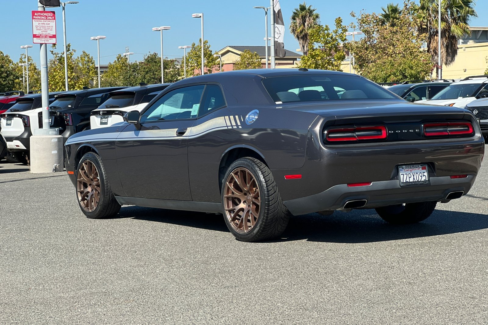 Used 2016 Dodge Challenger SXT RWD image 6