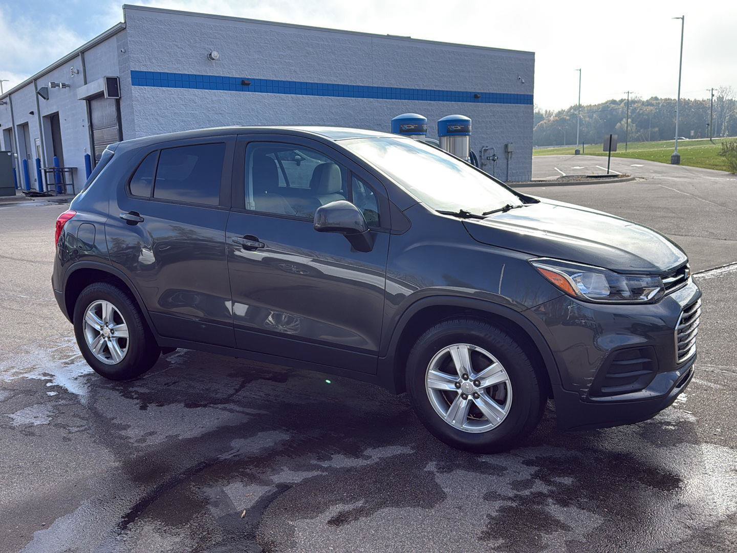 Used 2020 Chevrolet Trax LS w/ Tint and Cruise Package FWD image 11