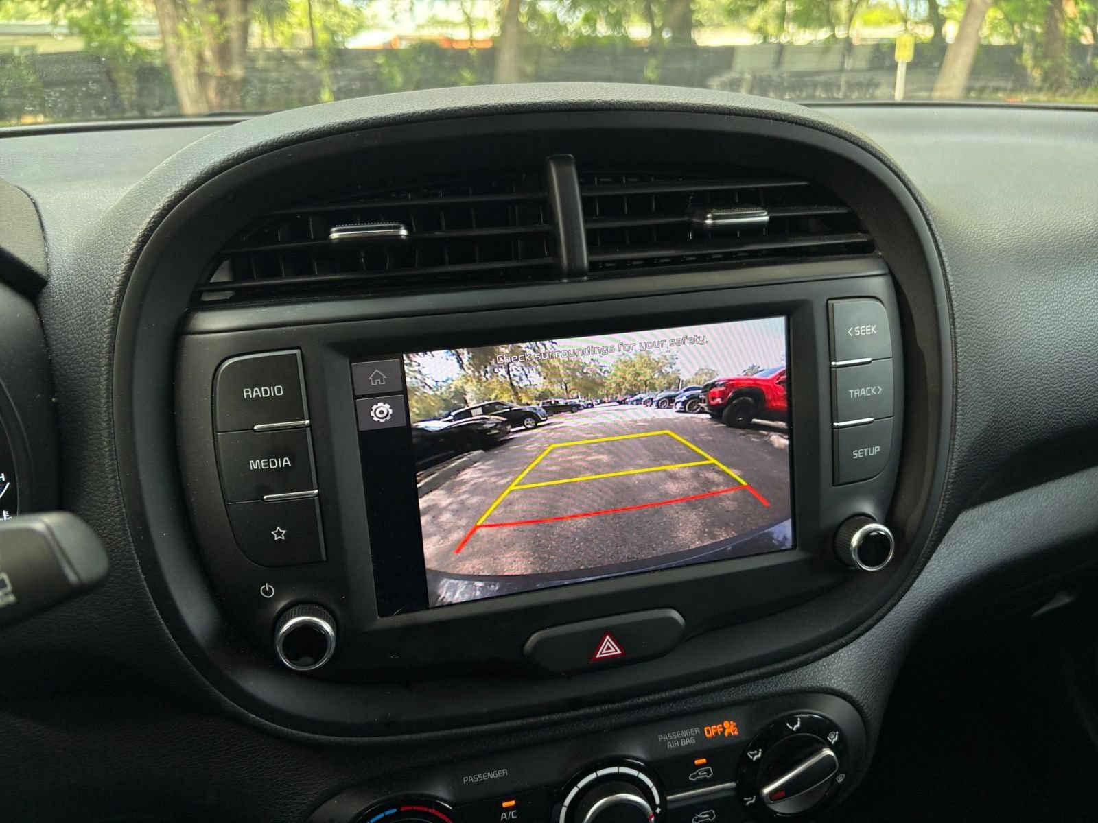 Used 2025 Kia Soul LX w/ LX Technology Package FWD image 21